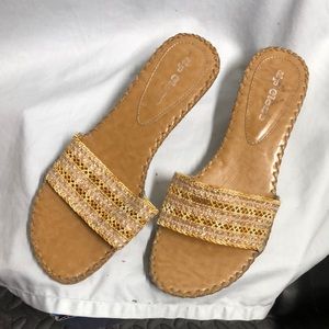 Up close brand sz 7 gold yellow and glitter heeled slides